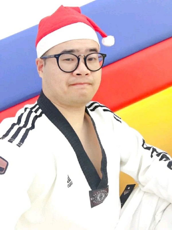 何当重相见的第一张照片--龙岩婚介网