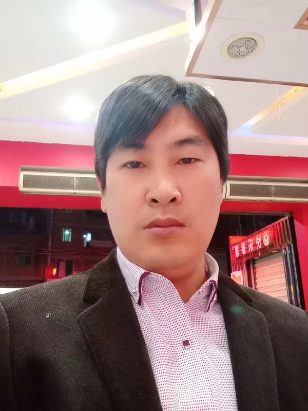奔跑的第二张照片--龙岩婚介网