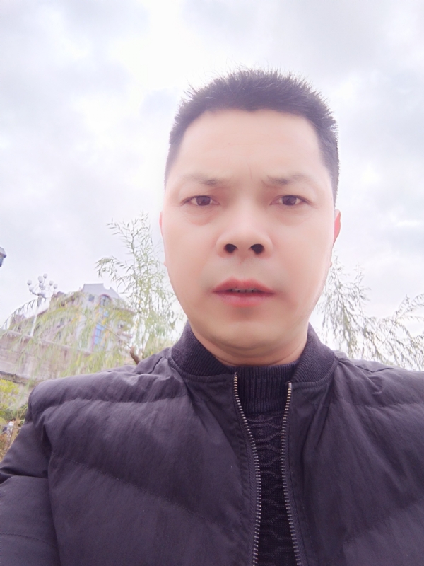 随缘的第一张照片--龙岩婚介网
