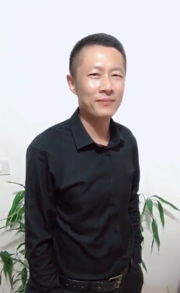 地huhi的第一张照片--龙岩婚介网
