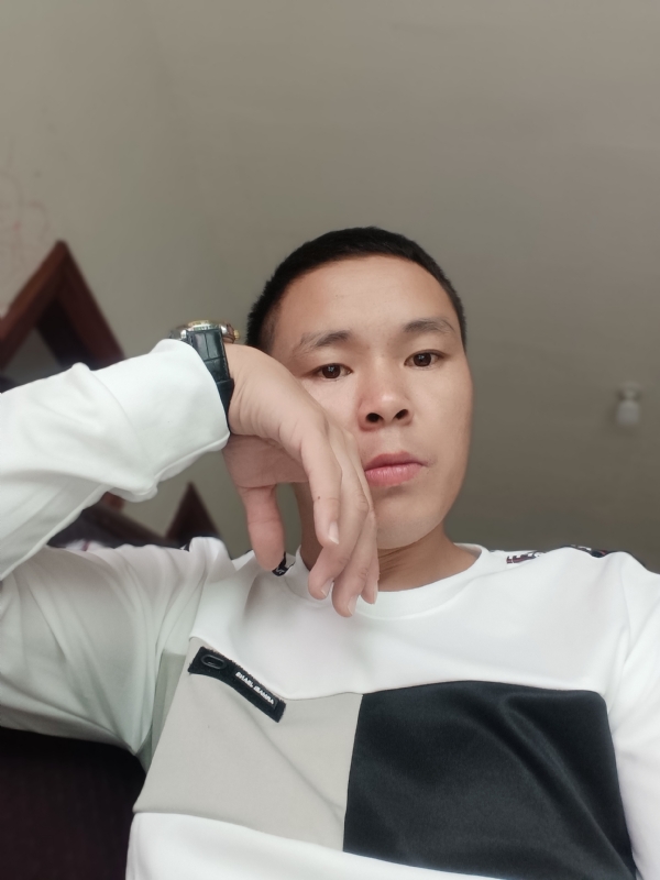 冷漠的第一张照片--龙岩婚介网