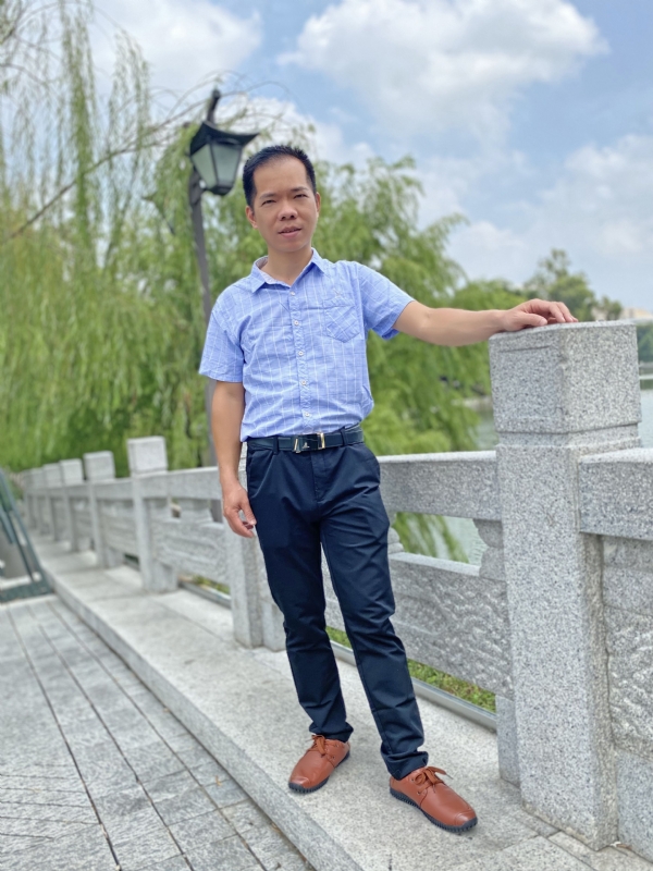 奇峰向阳的第一张照片--龙岩婚介网