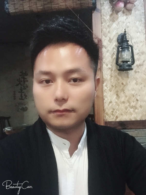 亦初的第一张照片--龙岩婚介网