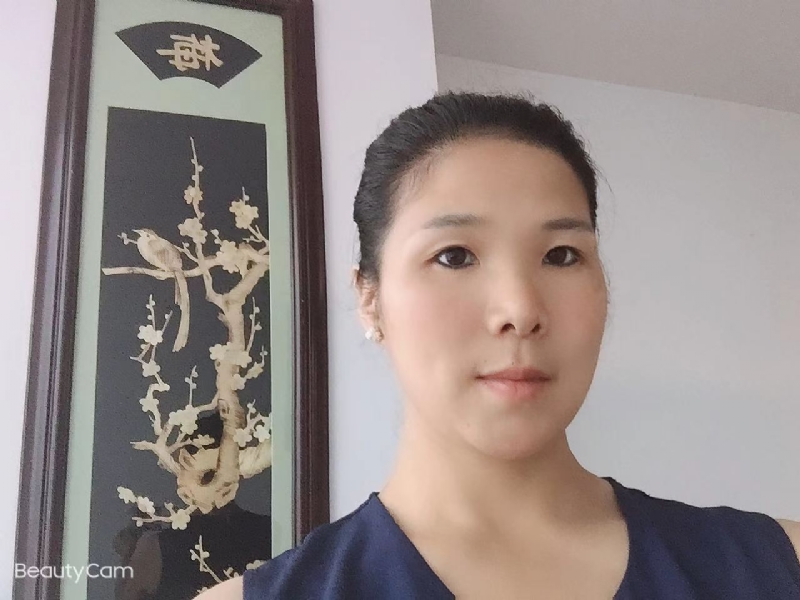 微笑的第一张照片--龙岩婚介网