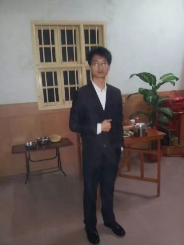潇湘剑雨的第一张照片--龙岩婚介网
