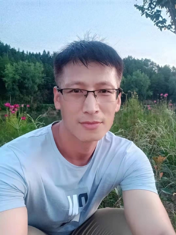 零零柒的第一张照片--龙岩婚介网