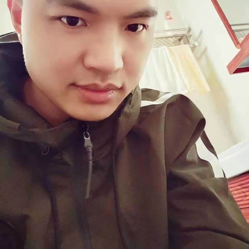 高大上的宅男的第一张照片--龙岩婚介网