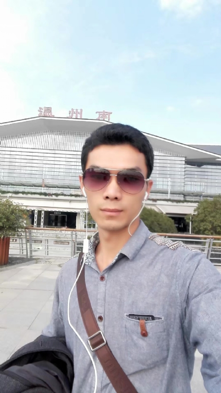 错把真心喂了狗的第三张照片--龙岩婚介网