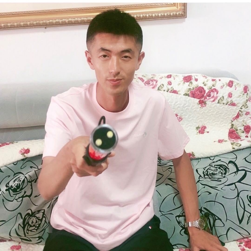 转身留下孤独的她的第一张照片--龙岩婚介网