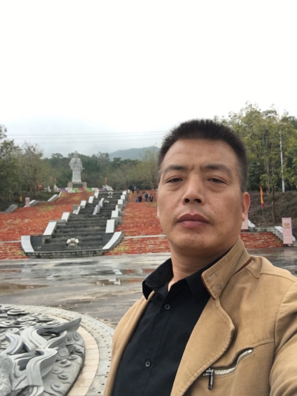 开心的松鼠的第一张照片--龙岩婚介网