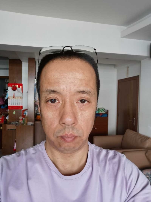 萨博的第一张照片--龙岩婚介网