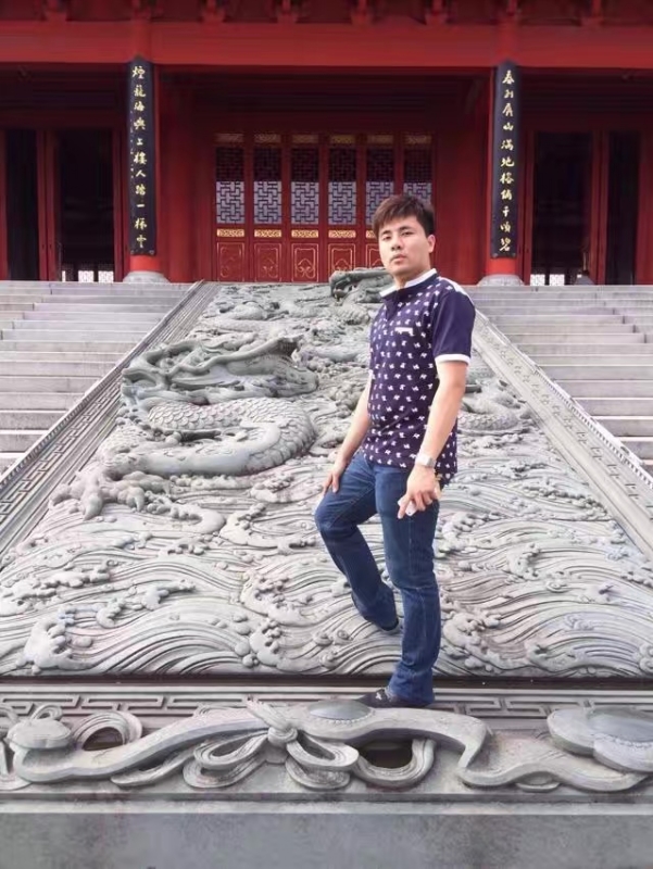 御龙氏的第一张照片--龙岩婚介网