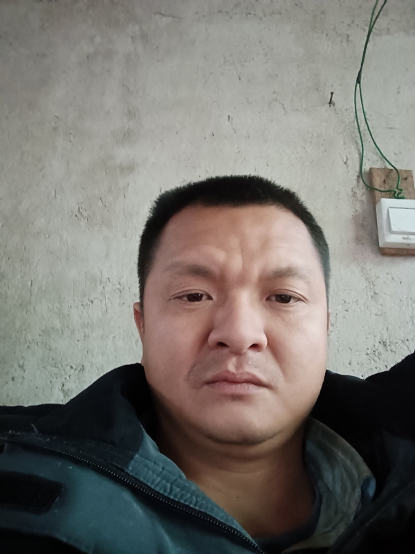 兰成龙的第二张照片--龙岩婚介网