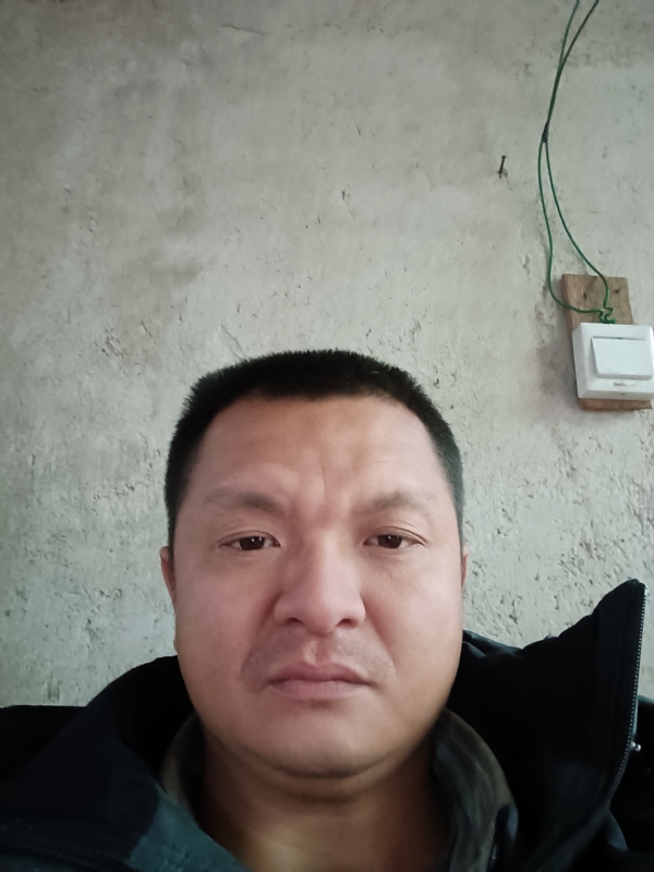 兰成龙的第四张照片--龙岩婚介网
