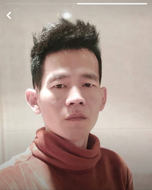 白了少年头的第一张照片--龙岩婚介网