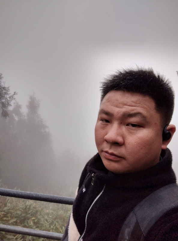 何何何的第一张照片--龙岩婚介网
