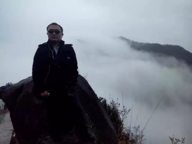如影随形的第三张照片--龙岩婚介网