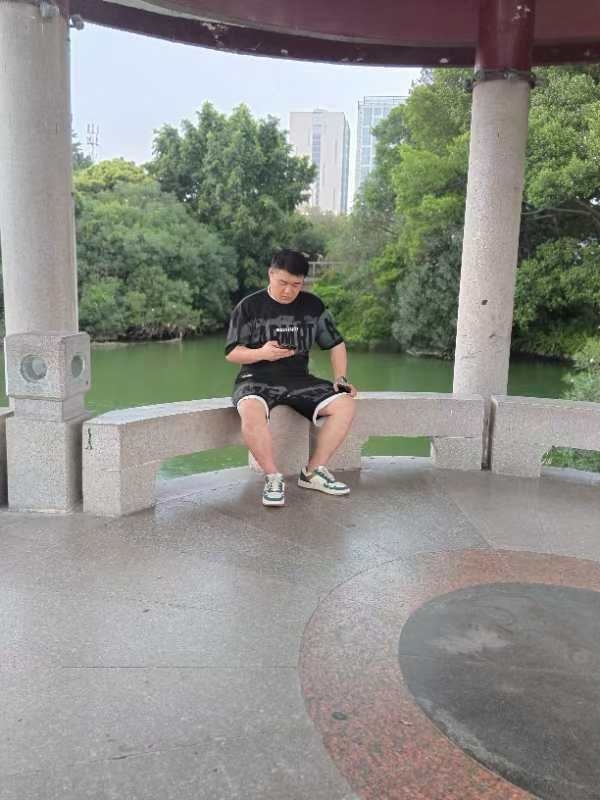 不善挽留的第一张照片--龙岩婚介网